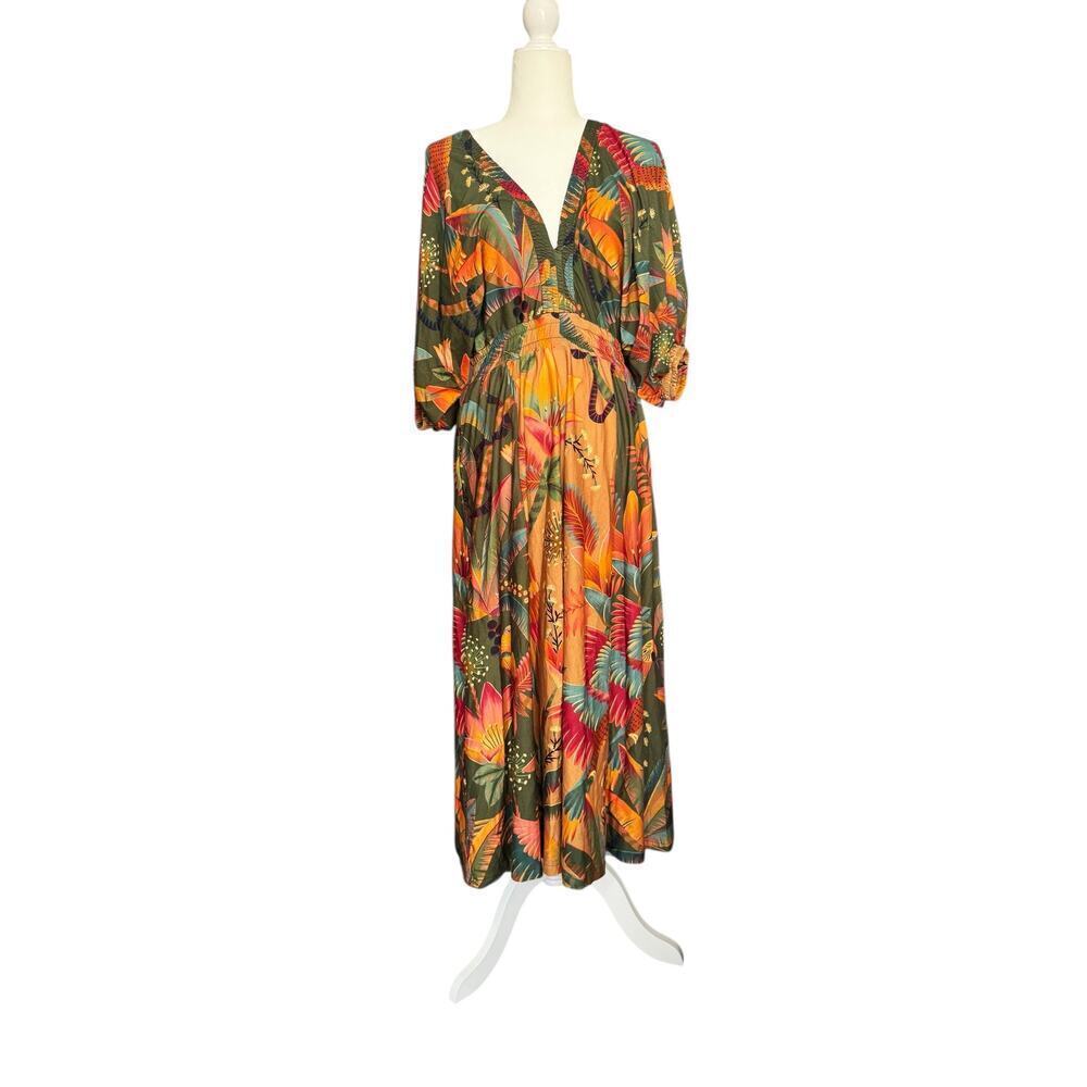 FARM RIO 100% organic cotton with a double V bodice and jungle print in size XS